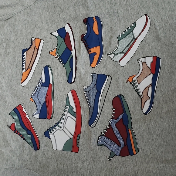 🎉HOST PICK 🆕️ DISNEY/GAP BOYS SHORT SLEEVE SHIRTS BUNDLE - Picture 4 of 9